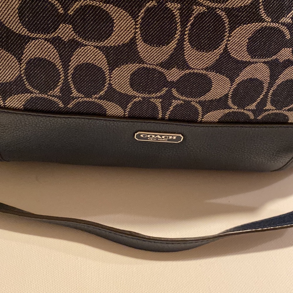 Coach Navy Denim Signature Hobo Handbag PRICE FIRM - Picture 4 of 10